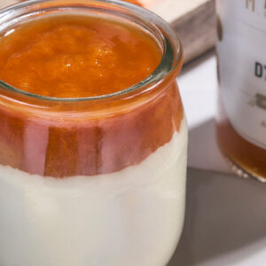 Découvrez la recette de la pana cotta aux abricots et verveine, MARiUS, l'épicerie inspirée
